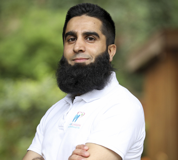 Tanveer Anwar, tandlæge og indehaver af Tandklinikken Amager